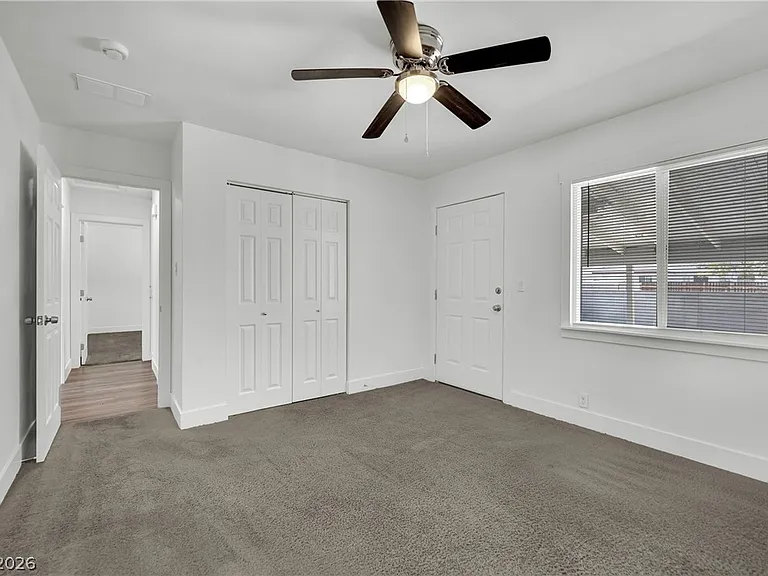 1050 Hassett Ave — Photo 24