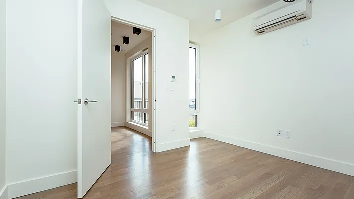 Rented by Nooklyn NYC LLC | media 12