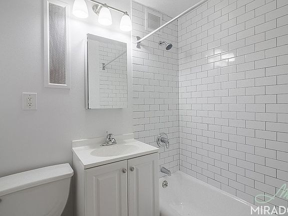 5th image of 200 E 81st St APT 3a