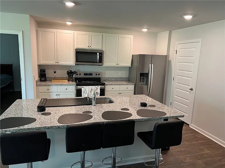 200 Elizabeth Dr — Photo 7
