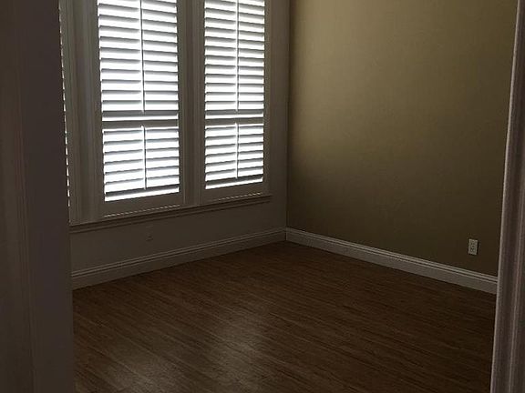 3rd image of 121 Oahu Ln