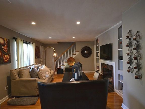 4th image of 611 Hosmer St