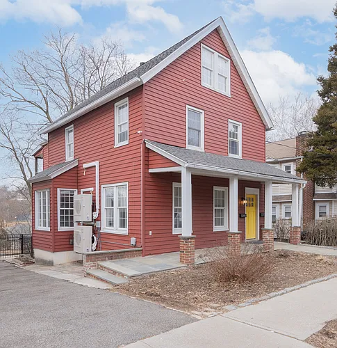 11 Oak Ave #1 Photo 1