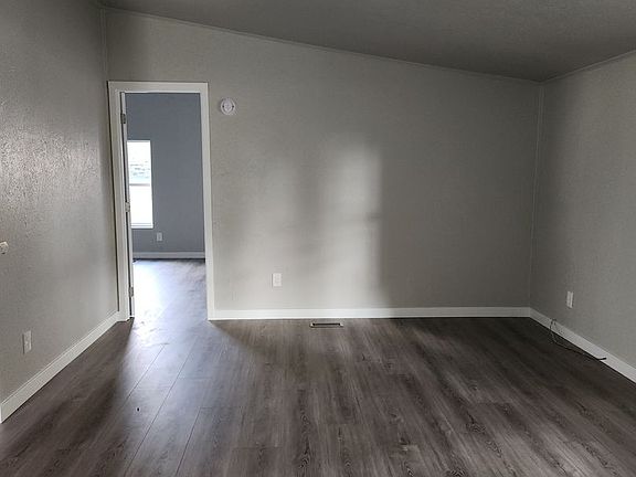 5th image of 1490 42nd Ave