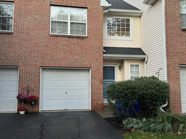 231 Hidden Woods Ct, Piscataway, NJ 08854