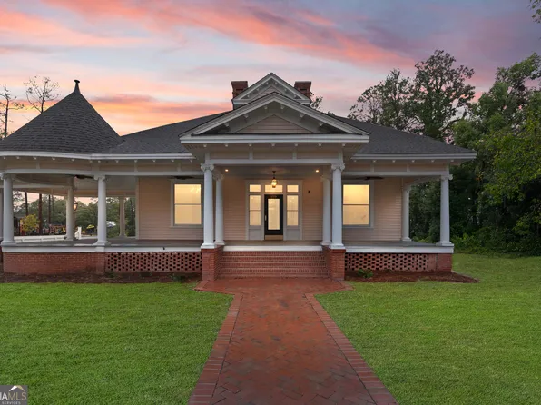 286 S Wayne St, Jesup, GA 31546