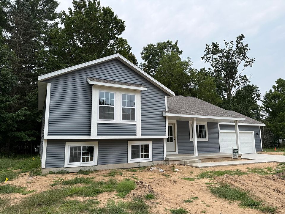 1st image of 605 Spring St