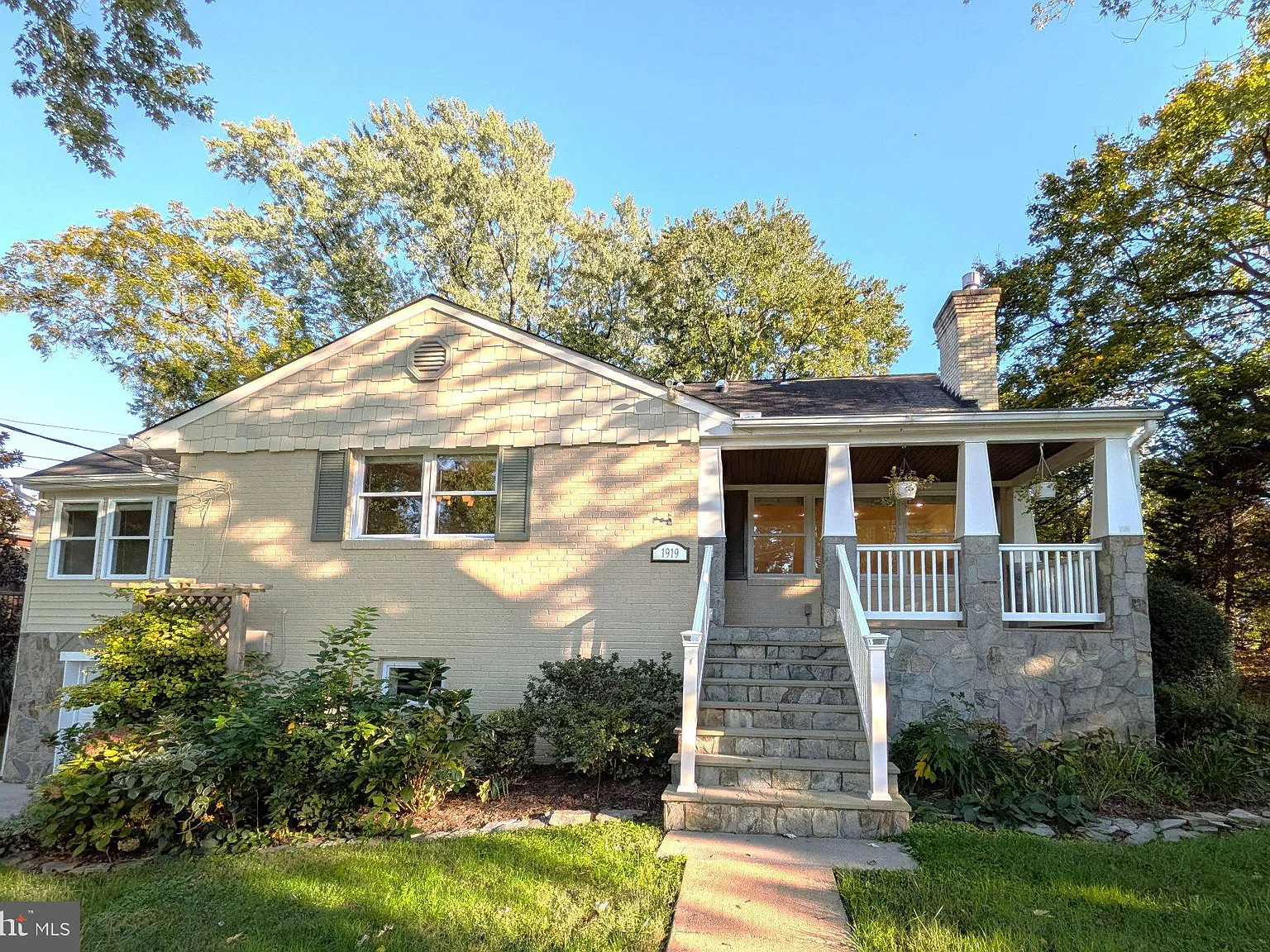 5 bed, 4.0 bath, 2778 sqft, $5,500 — Photo 3