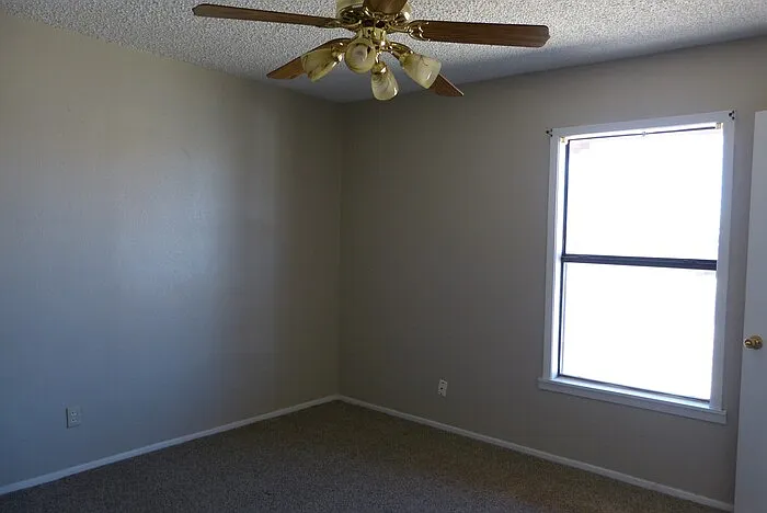 921 E Llano Estacado Blvd — Photo 15