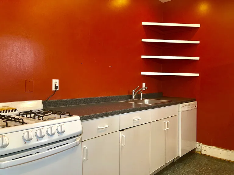 For Rent: Charming Living on St. Paul Street MD 21218 Your Urban Retreat Awaits! — Photo 24