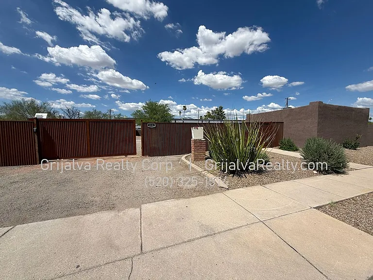 3861 3rd — Photo 22