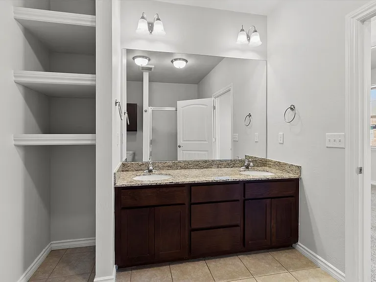 475 S Fretz Ave — Photo 18