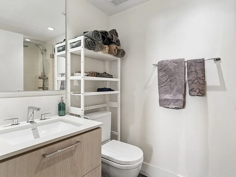 680 Seylynn Cres #2104 — Photo 17
