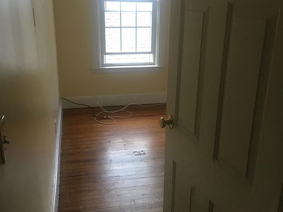 5th image of 61 Ash St