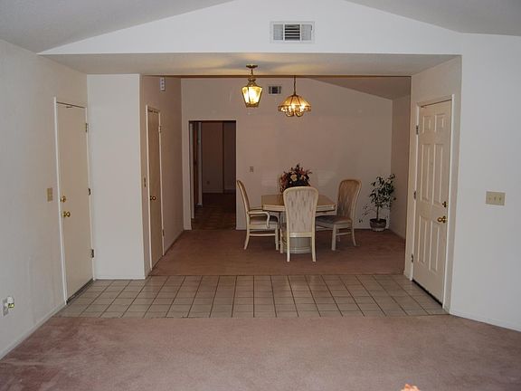 4th image of 4842 N Laguna Dr