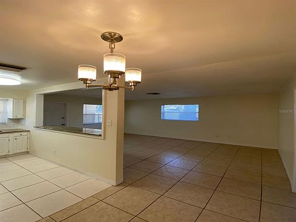 4th image of 500 75th Ave N Unit 6