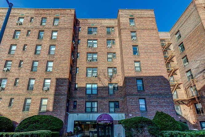 1st image of 14055 Burden Cres APT 6H