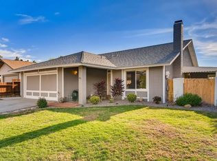 967 Chestnut Dr, Escondido, CA 92025