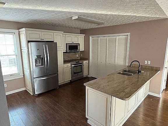 4th image of 724 Jennings Ct