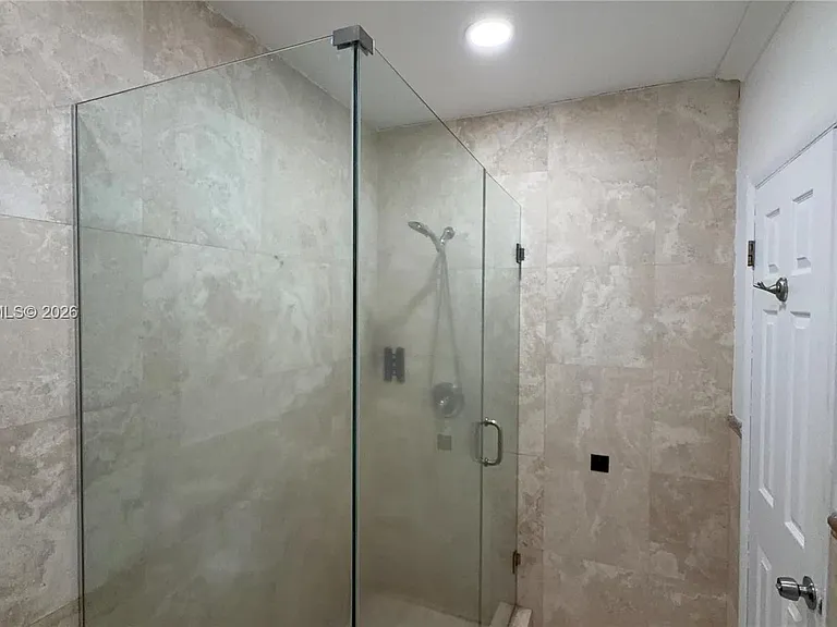 10004 E Bay Harbor Dr #8 — Photo 11