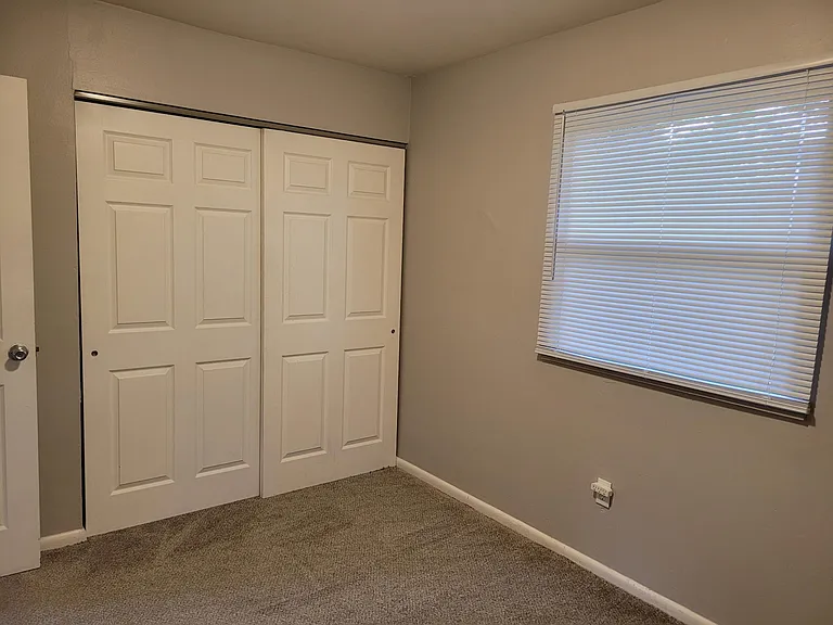 622 Oakwood Ave — Photo 6