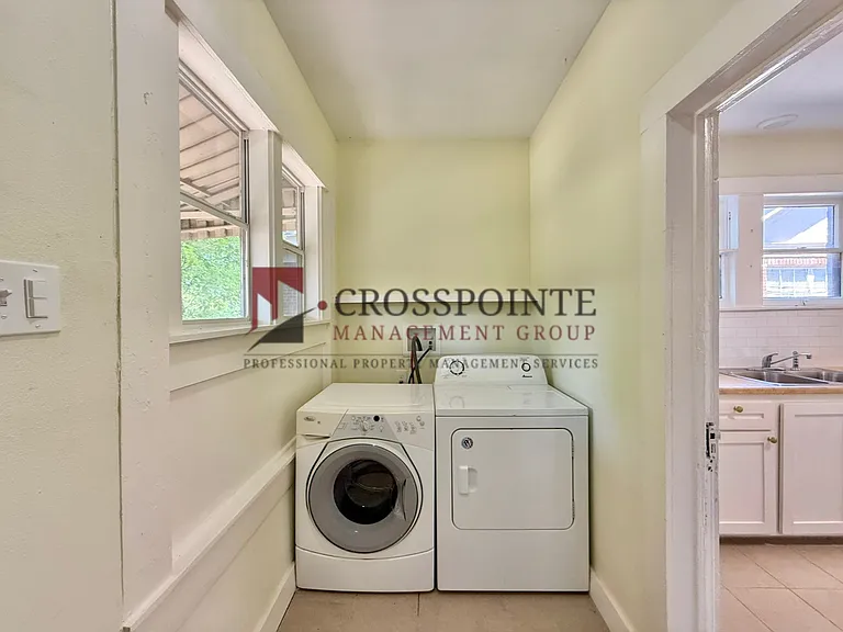 431 S College Ave — Photo 11