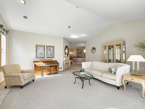 4th image of 17533 Haralson Dr