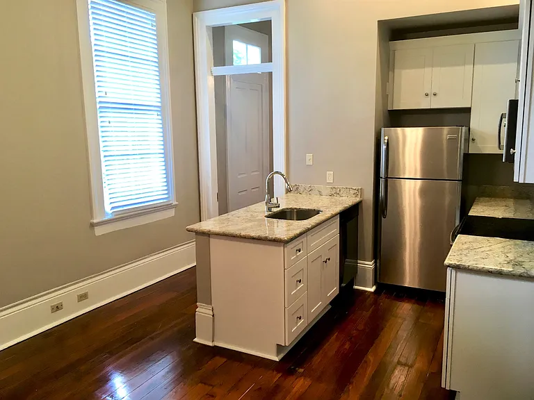 1364 Camp St — Photo 3