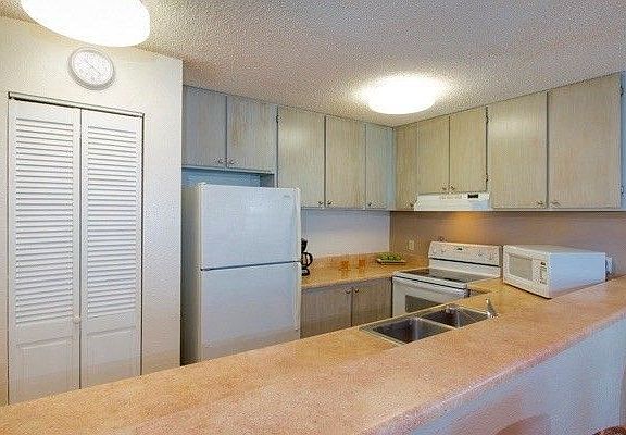 5th image of 75-6002 Alii Dr APT 4109