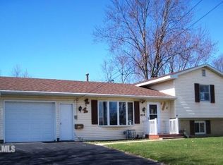 408 Grove St, Lena, IL 61048