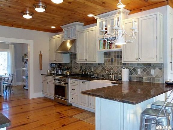 4th image of 1850 Indian Neck Ln