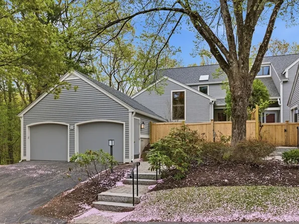 2 Hillside Dr Unit 2, Wayland, MA 01778