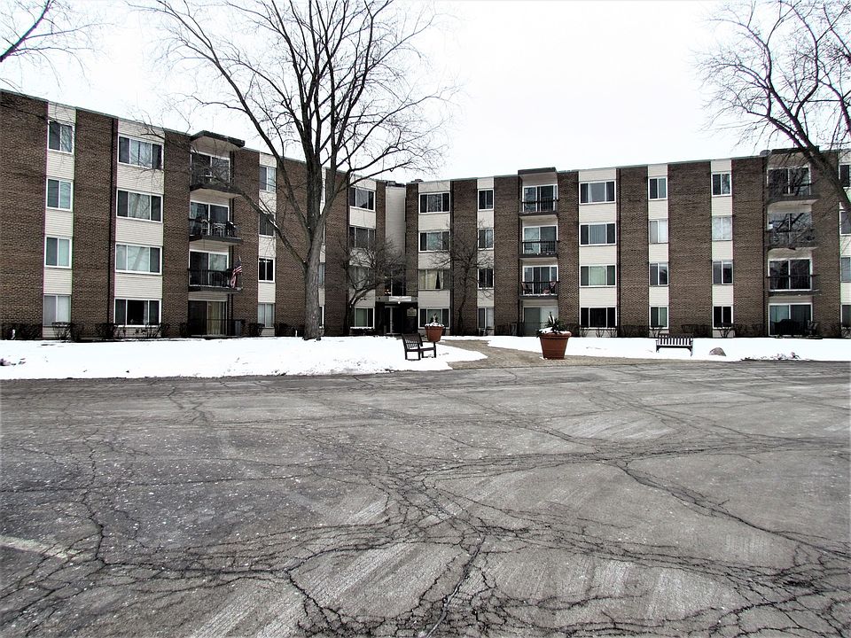 1st image of 140 W Wood St Unit 415