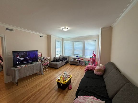 4th image of 4055 N Mason Ave #2