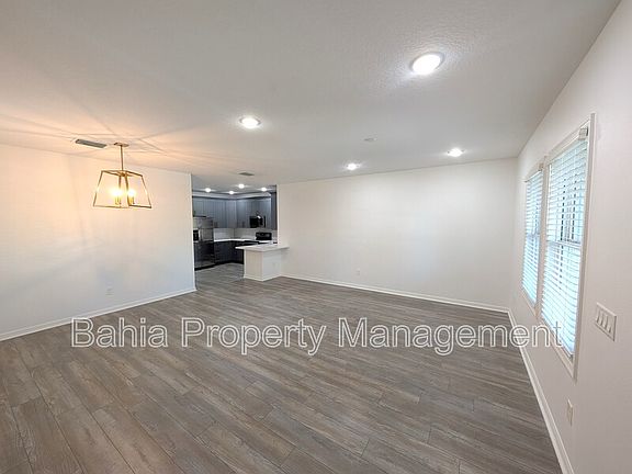 4th image of 1707 E Columbus Dr #1