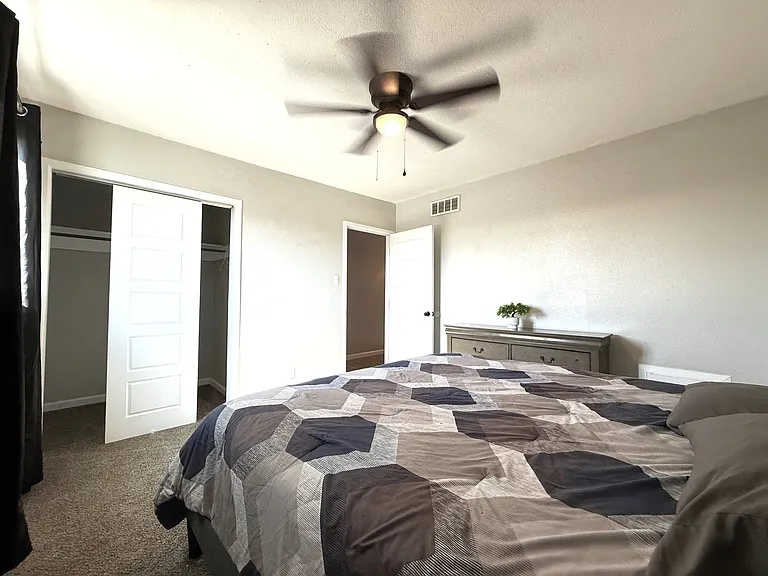 7441 Alameda Ave #1-10 — Photo 16