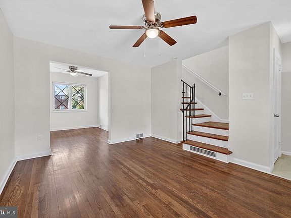 2nd image of 132 33rd St NE