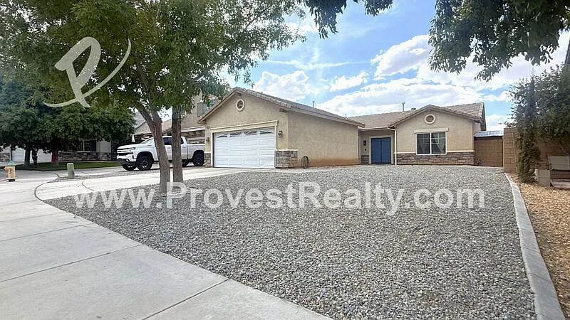 13532 Boulder Ln