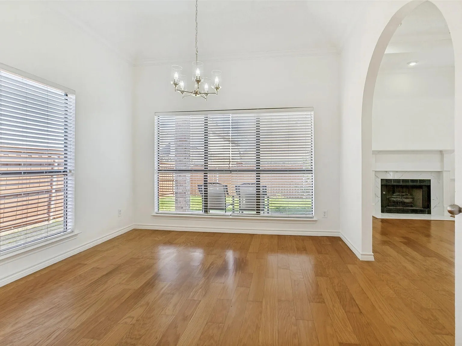 4 bed, 3.0 bath, 2037 sqft, $2,900 — Photo 3