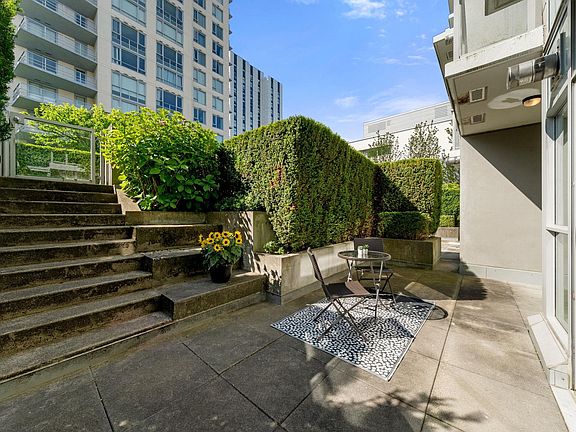 4th image of 6080 Iona Dr #102
