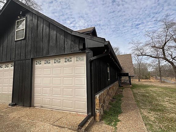 2nd image of 2214 County Line Rd