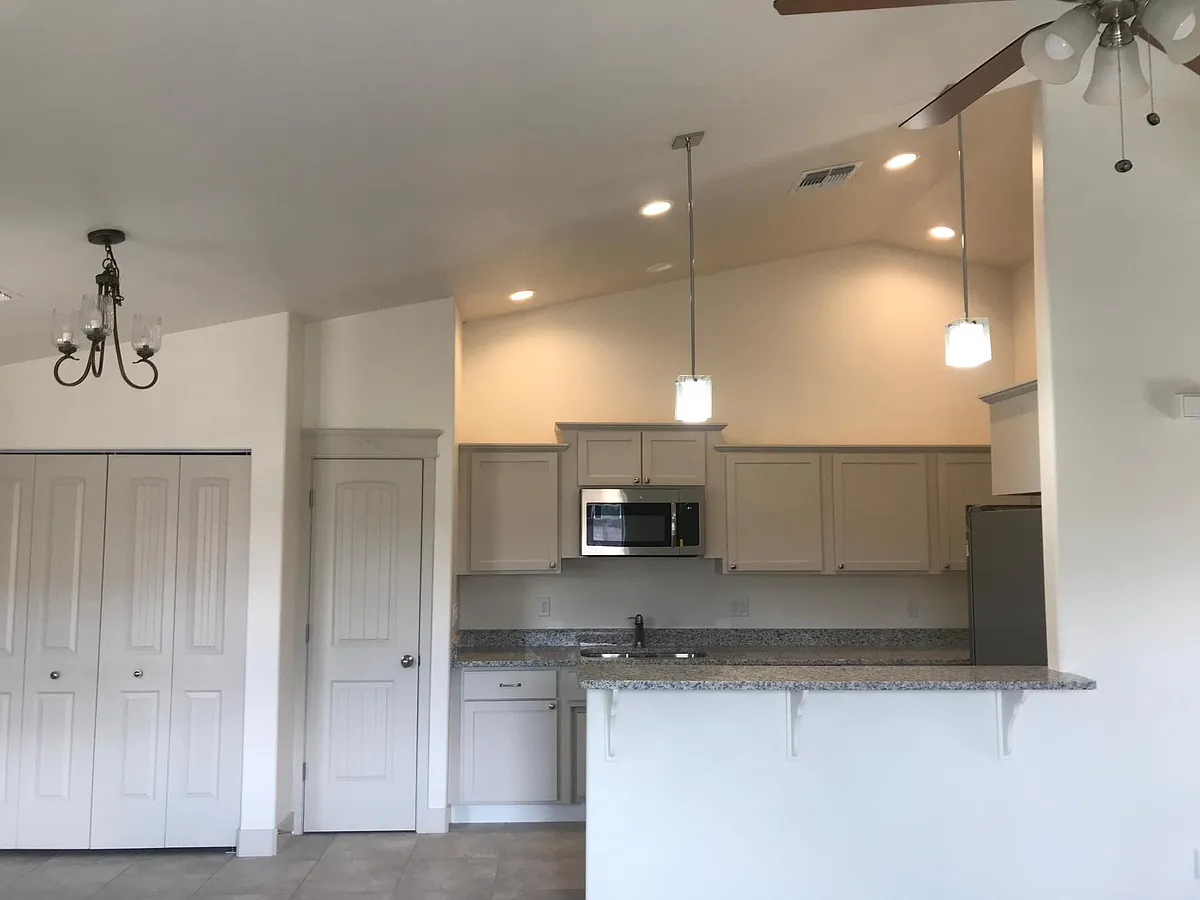 kitchen - 980 Sheldon Ave #A