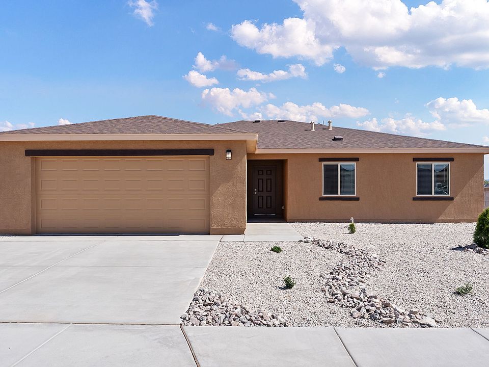 Welcome home to the Sacramento by LGI Homes.