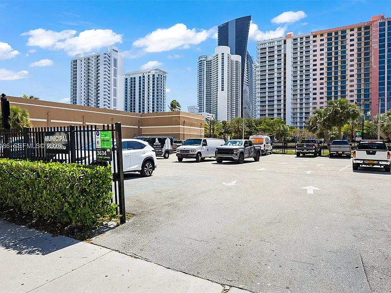 17555 Atlantic Blvd #708 — Photo 61
