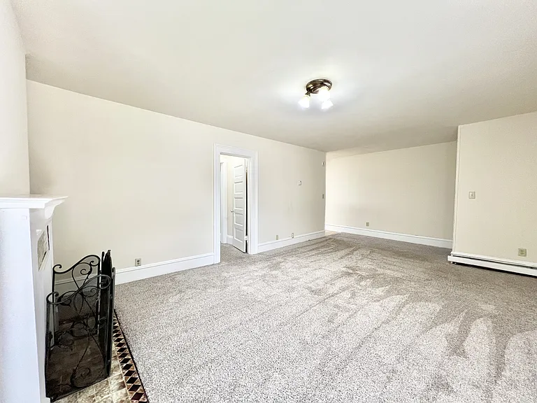 521 E Court St #4 — Photo 8