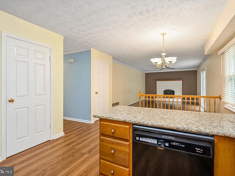 2505 Buckingham Ct — Photo 18