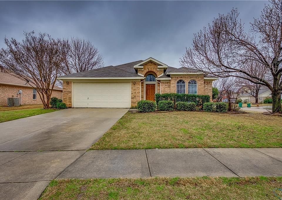1st image of 322 Plantation Oak Ave