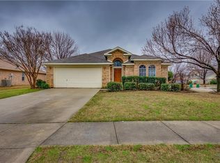 322 Plantation Oak Ave, Lake Dallas, TX 75065
