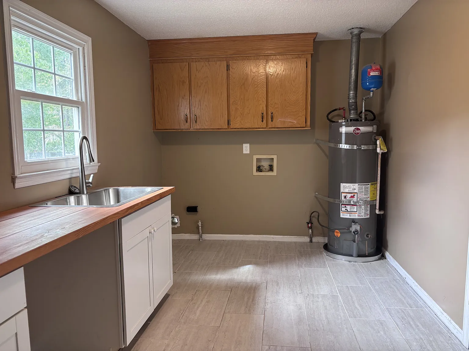 1046 Trotters Boulevard - 1 — Photo 4