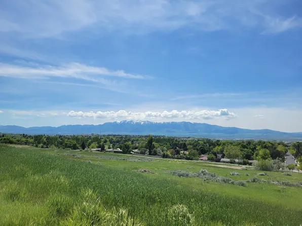 1475 N Aspen Dr E, Logan, UT 84341